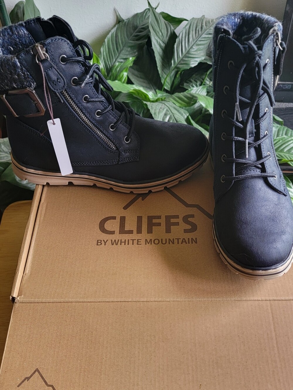 CLIFFS By WHITE MOUNTAIN  Women"s Hiker Style Boots Color: Blue, Size 7M.